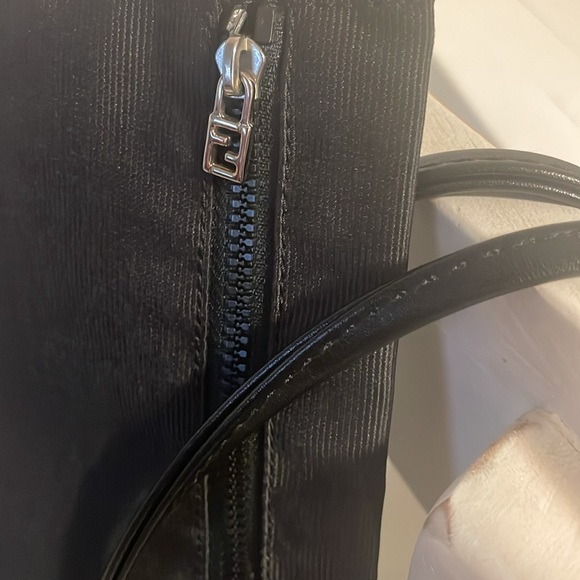 💯Authentic Fendi Tote with pouch - Picture 3 of 11